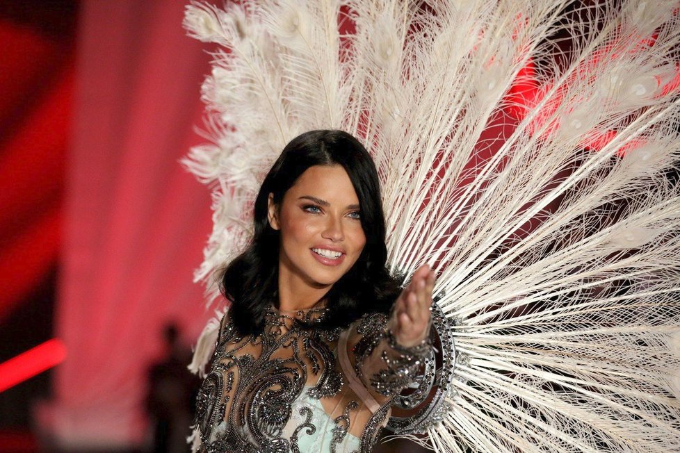 Adriana Lima se loučí