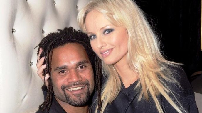 Adriana Sklenaříková ještě s manželem Christianem Karembeuem