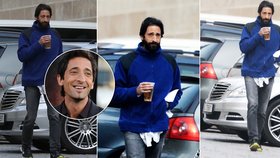 Herec Adrien Brody v Telči: Pro natáčení filmu se nechal zarůst!