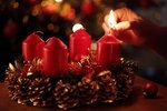 První adventní neděle je už v listopadu. Nepropásněte první svíčku!