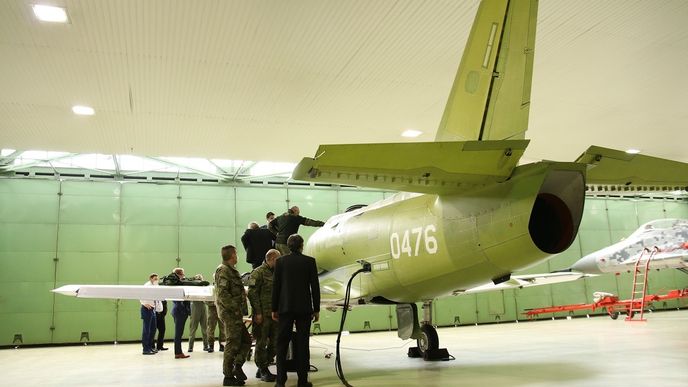 Slovenští armádní piloti testovali letoun Aero L-39 NG na letišti Sliač.
