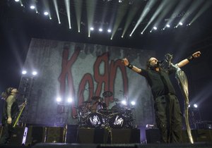 Holešovice rozezní metal: Festival Aerodrome vyvrcholí koncertem Korn.