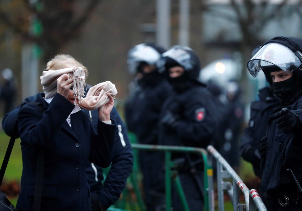 Demonstranti protestovali proti politikům AfD, kteří hrají na protiuprchlickou notu