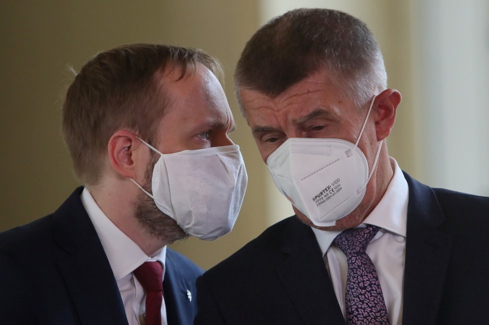 Premiér Andrej Babiš a ministr zahraničí Jakub Kulhánek na tiskové konferenci. (19.8.2021)