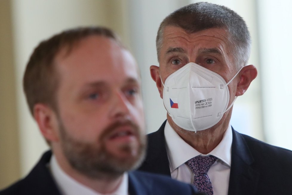 Premiér Andrej Babiš a ministr zahraničí Jakub Kulhánek na tiskové konferenci. (19.8.2021)