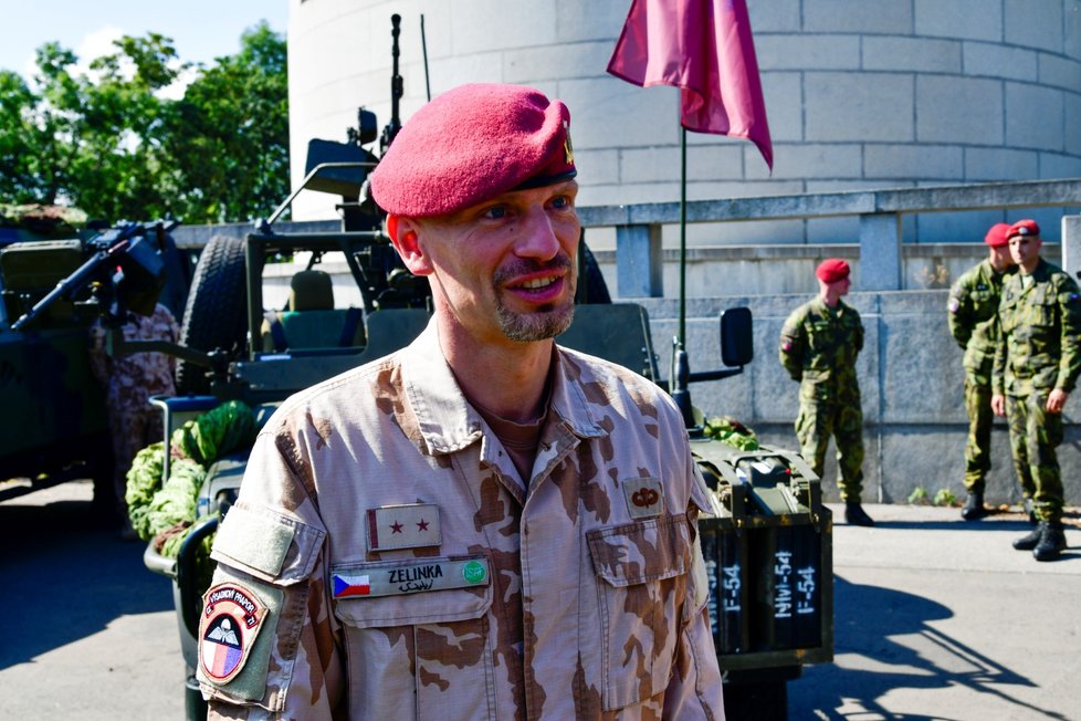 Podplukovník Ivo Zelinka na slavnostním nástupu k ukončení 20 let trvající mise v Afghánistánu.