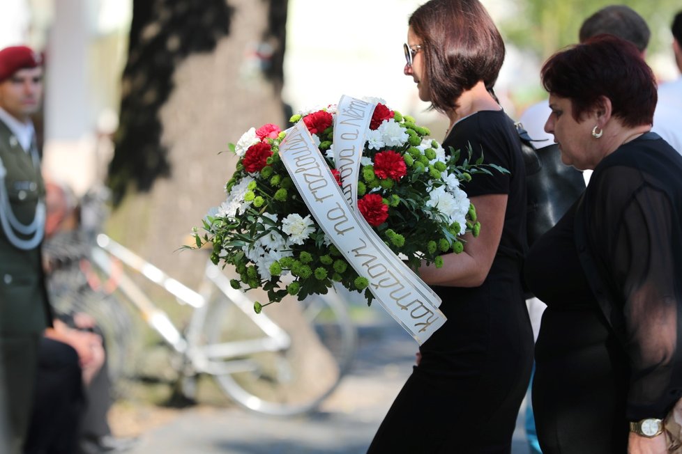 Rodina a blízcí se loučí s Kamilem Benešem, jedním z trojice zabitých vojáků z Afghanistánu.