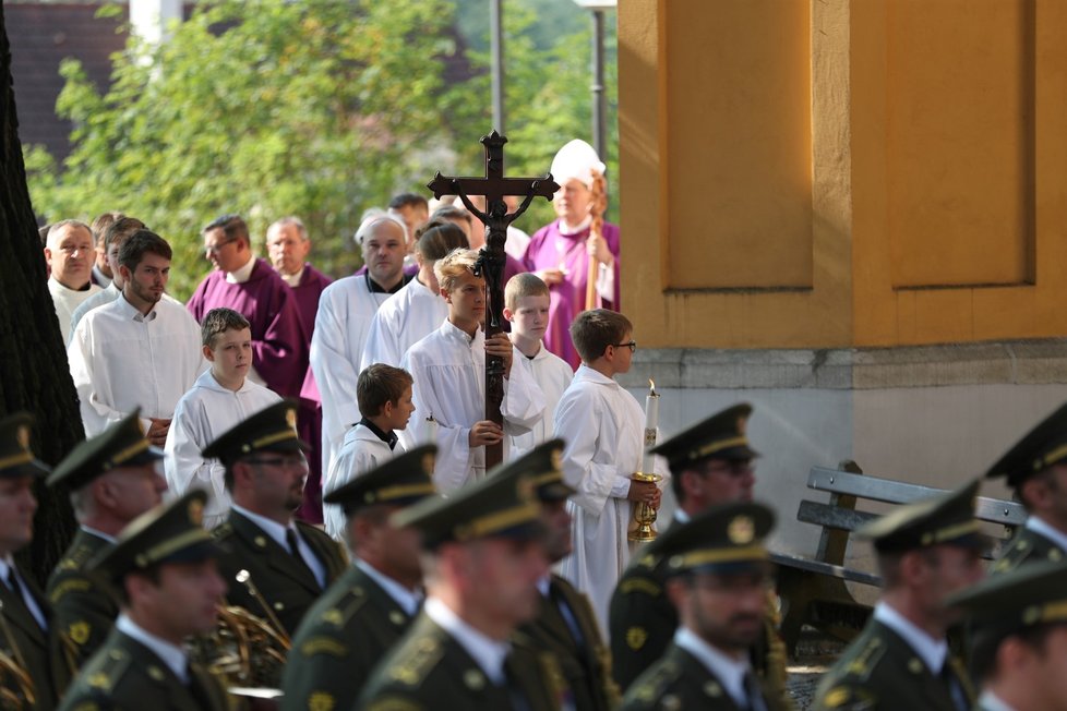 Pohřební ceremoniál Kamila Beneše, jednoho z trojice zabitých vojáků z Afghánistánu.