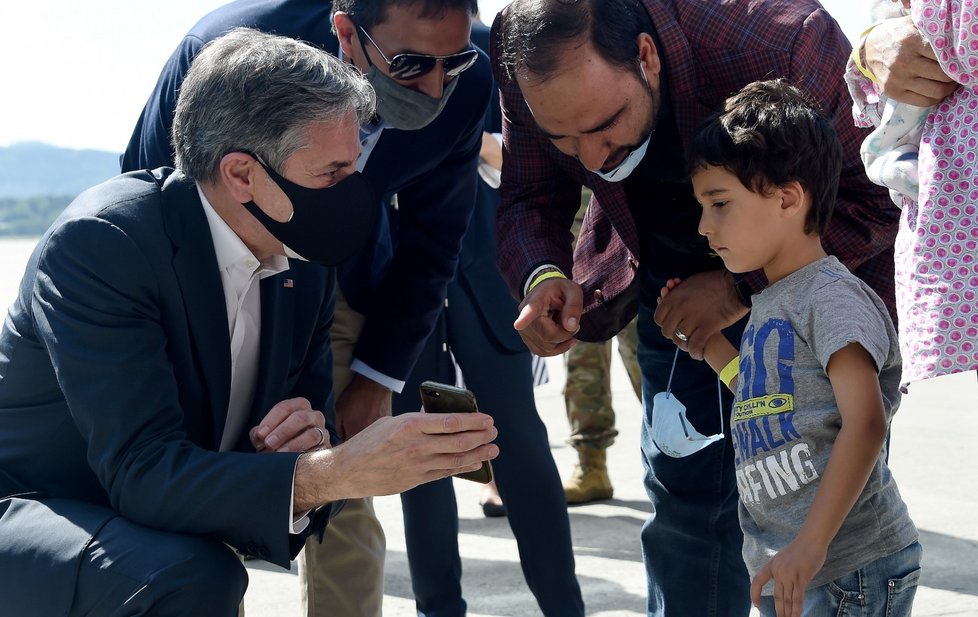 Afghánští běženci se zasekli na základně Ramstein.