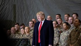 Trump stahuje vojáky z Afghánistánu přes obavy expertů. Co na to spojenecké Česko?