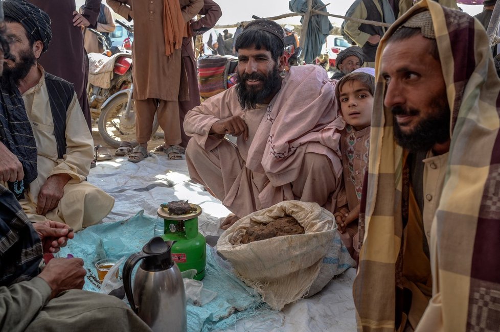 Trh s opiem a hašišem, Kandahár, září 2021.