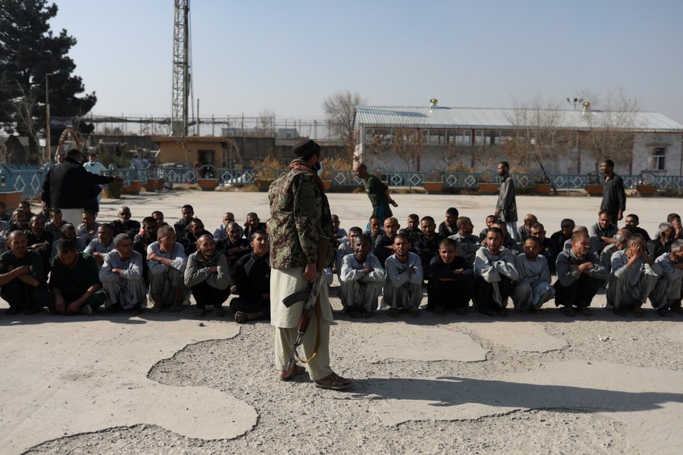 Tálibán zavírá drogově závislé do &#34;léčebny&#34;. Panují v ní otřesné podmínky.
