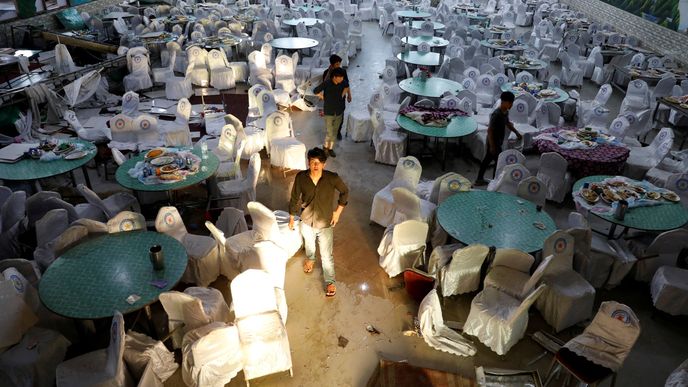 Sebevražedný atentátník se odpálil uprostřed svatebního veselí na svatbě s 1200 pozvanými hosty