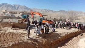 Šestiletý chlapec Hajdar uvízl ve studni v afghánské provincii Zábul.