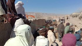 Šestiletý chlapec Hajdar uvízl ve studni v afghánské provincii Zábul.