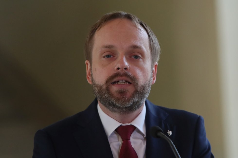Ministr zahraničí Jakub Kulhánek na tiskové konferenci. (19.8.2021)
