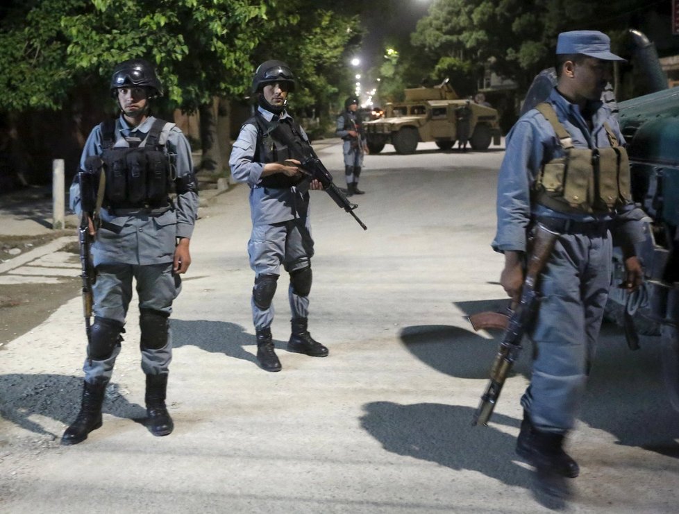 Afghánské bezpečnostní složky zasahují u hotelu, který byl obsazen ozbrojenci.