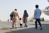 Syn Češky uvízl se ženou v Kábulu: „Stříleli tu po nás!“ Otřásl jím i teror u letiště