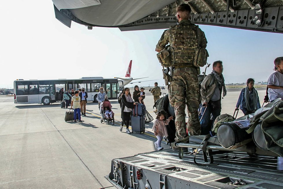 Evakuace Britů z Afghánistánu