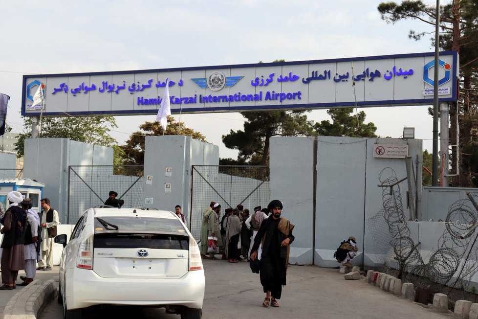 Tálibán už ovládl i kábulské letiště.