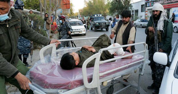 Sebevražedný útok ve škole v Kábulu: 35 mrtvých a nespočet zraněných, k teroru se nikdo nepřihlásil