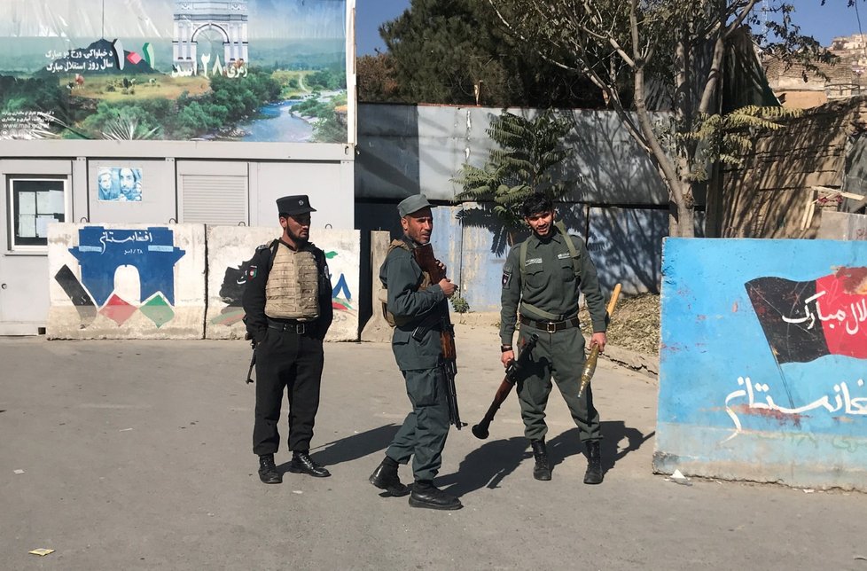 Při střelbě na kábulské univerzitě přišlo podle vlády o život nejméně deset studentů.