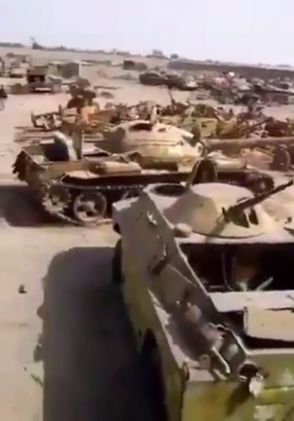 Podle Talib Times islamisté převzali i spoustu tanků na letišti v Kandaháru.