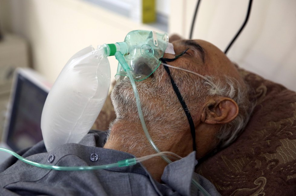 V Afghánistánu není dostatek ošetřovatelů, o nemocné se starají rodinní příslušníci