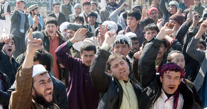 Nepokoje v Afgánistánu si připisují oběti v řadách demonstrantů, ale i státních činitelů