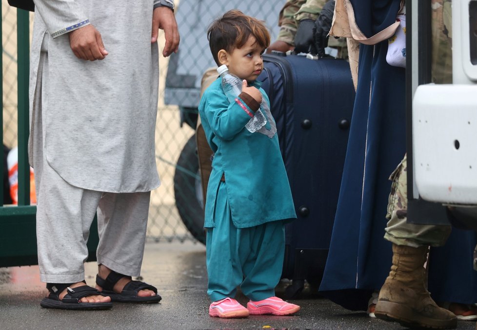 Afghánci po evakuaci na americké základně Ramstein v Německu.