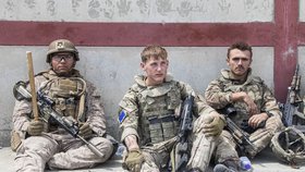 Britští a američtí vojáci v Afghánistánu.