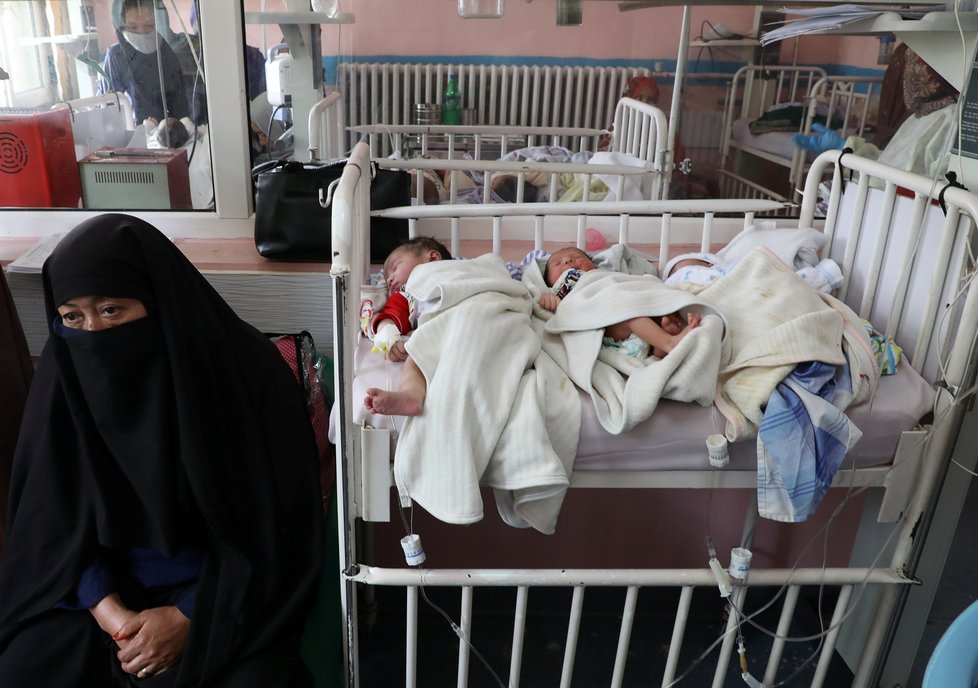 Teroristický útok v kábulské porodnici si vyžádal 24 obětí, včetně dvou novorozeňat, (14.05.2020).