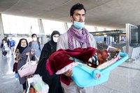 „Nechtěl jsem, aby mi zabili děti.“ Zoufalý tlumočník popsal strastiplný úprk z Kábulu
