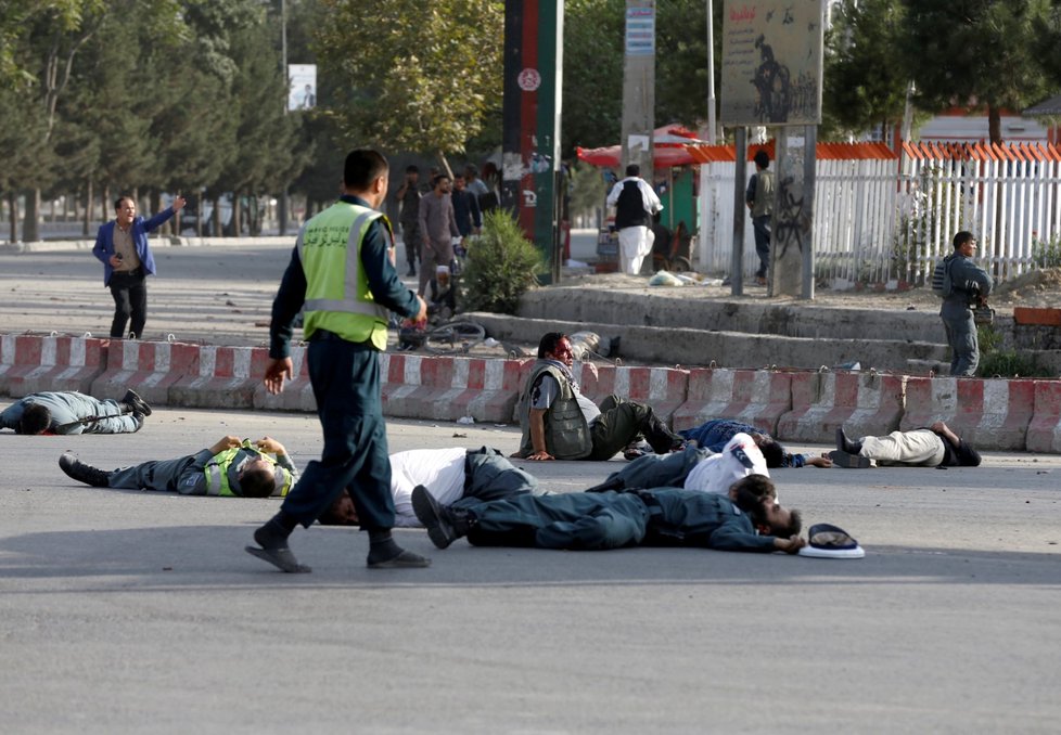 Útok v Kábulu po návratu viceprezidenta si vyžádal deset mrtvých.