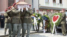 Pohřeb jednoho z padlých českých vojáků