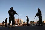 Prezidentské volby v Afghánistánu provází kvůli obavám z útoků mimořádná bezpečnostní opatření.