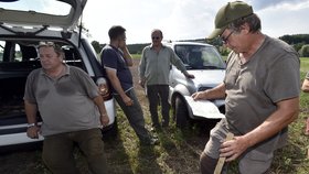 Myslivci s africkým morem prasat bojovali páchnoucími kelímky.