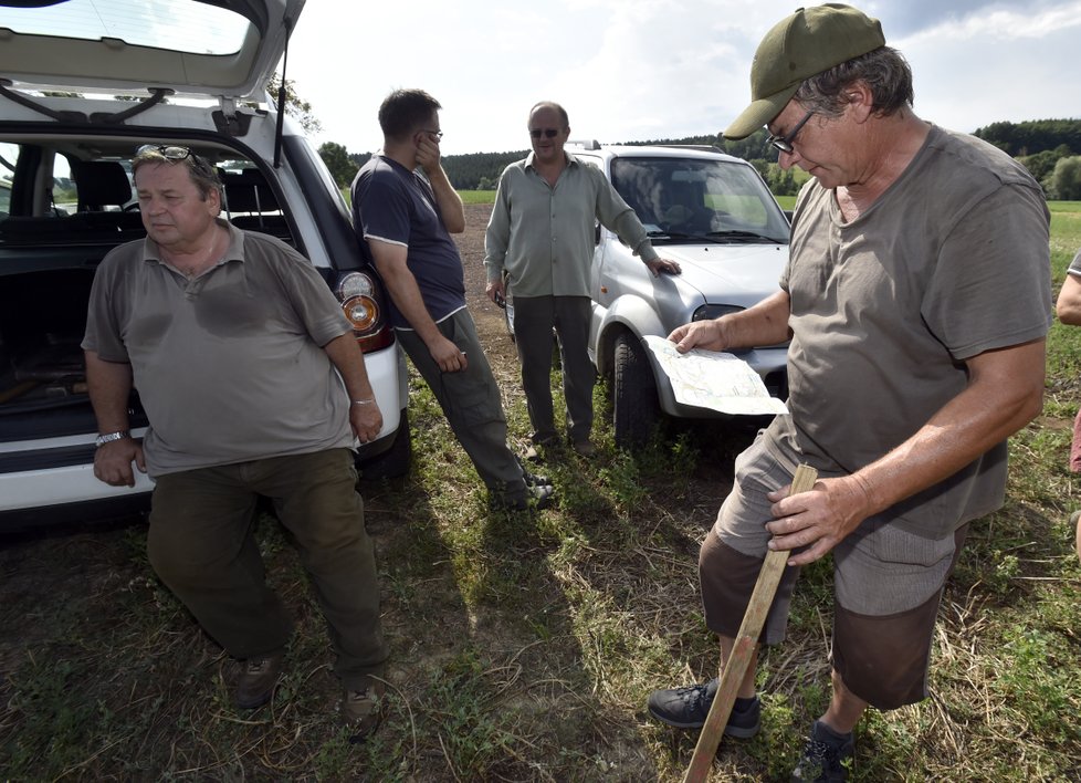 V Lukově na Zlínsku začali myslivci 22. července s rozmísťováním pachových ohradníků kolem oblasti zamořené africkým morem prasat na Zlínsku. Ohradníky mají zabránit v šíření nemoci do dalších regionů.