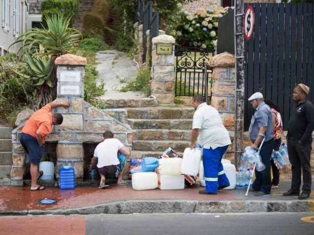 Kapské Město čelí krizi, dochází mu voda (2018)