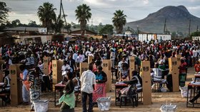 Vesnický dav v Malawi