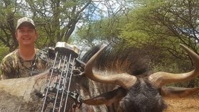 Místo tipů na dobrou večeři si uživatelé webu Discount African Hunts vyměňují zkušenosti se střílením africké zvěře.