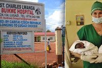 Češka odjela do země malárie a HIV. Místo Plzně pomáhá rodit děti v Ugandě