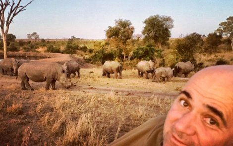 Andre Agassi v obležení nosorožců