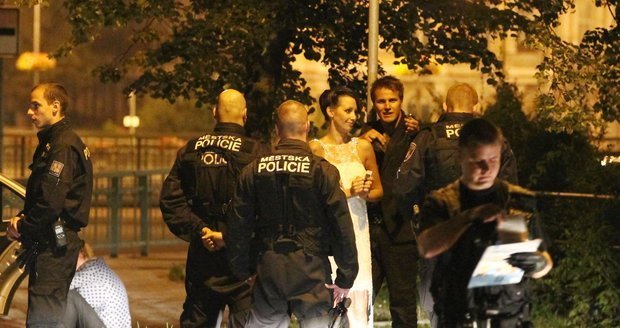 Červenec 2012 - Dopita podle záznamu kamer Motla zbil, zasahovala policie.