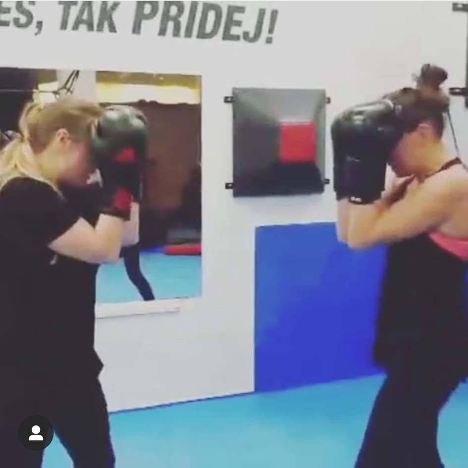 Agáta Hanychová dělá thai box.