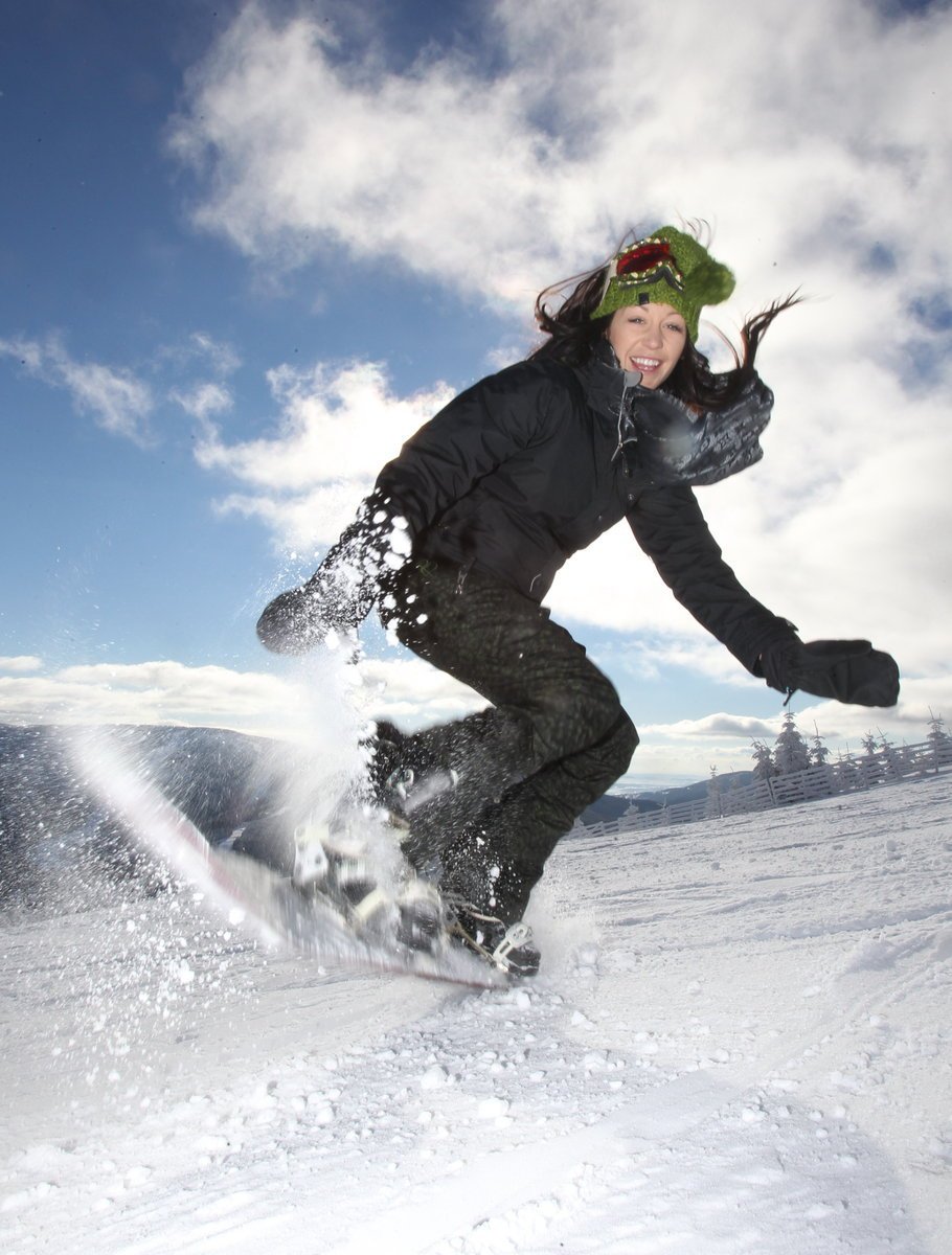 Agáta Hanychová to na snowboardu umí, na snímcích pro Playboy ale každopádně bude mít poněkud jiný »úbor«.