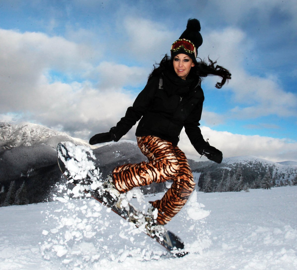 Agáta Hanychová místo lyží obula snowboard.