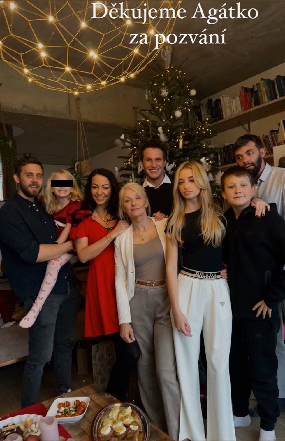 Agáta Hanychová slavila Vánoce s celou svou rodinou o 4 dny později.