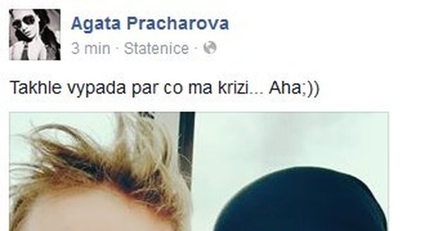 Agáta chce touto fotkou na Facebooku dokázat, že žádnou krizi nemají.