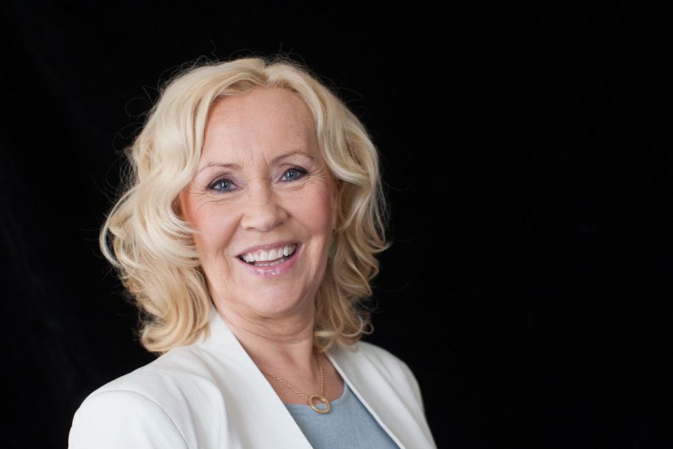 AGNETHA (71)